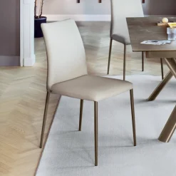 Chaise De Salle à Manger*Atlas Connubia© Chaise contemporaine en simili avec dossier flexible
