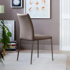 Chaise De Salle à Manger*Atlas Connubia© Chaise contemporaine en simili avec dossier flexible