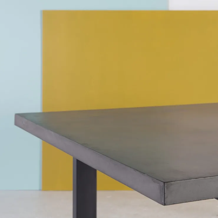 Neoh Table De Salle à Manger*Eternelle Table industrielle française en béton ciré pieds traîneau