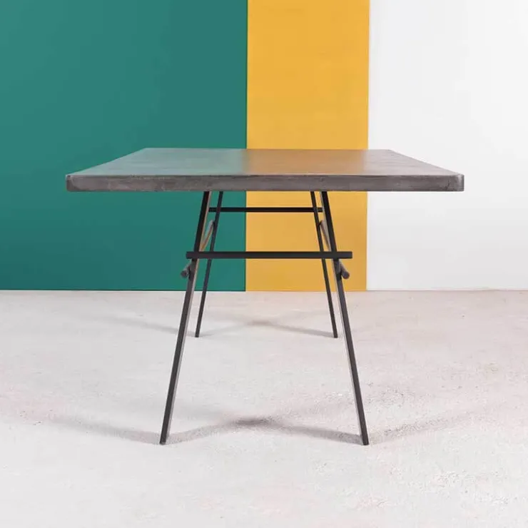 Neoh Table De Salle à Manger*Opale Table design en béton ciré pieds métal made in France