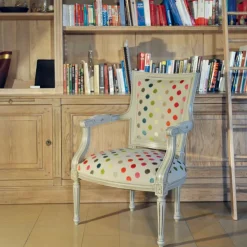 Paget Fauteuil De Salon*Quentin Fauteuil cabriolet Louis 16 fabrication française en tissu et bois massif