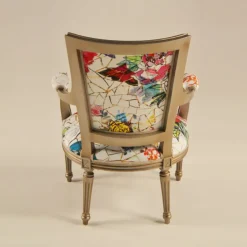 Paget Fauteuil De Salon*Quentin Fauteuil cabriolet Louis 16 fabrication française en tissu et bois massif