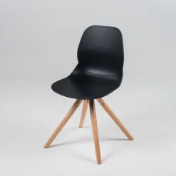 Chaise De Cuisine|Chaise De Salle à Manger*VictoireChaise design en polypropylène noir avec pieds en bois