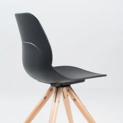 Chaise De Cuisine|Chaise De Salle à Manger*VictoireChaise design en polypropylène noir avec pieds en bois
