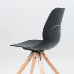 Chaise De Cuisine|Chaise De Salle à Manger*VictoireChaise design en polypropylène noir avec pieds en bois